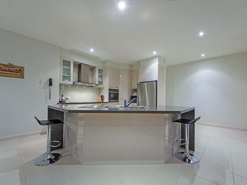 20 Boathouse Place, Sanctuary Lakes VIC 3030