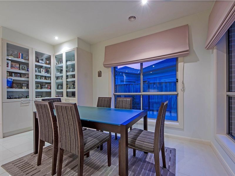 20 Boathouse Place, Sanctuary Lakes VIC 3030