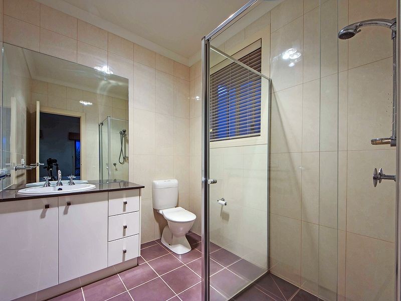 20 Boathouse Place, Sanctuary Lakes VIC 3030