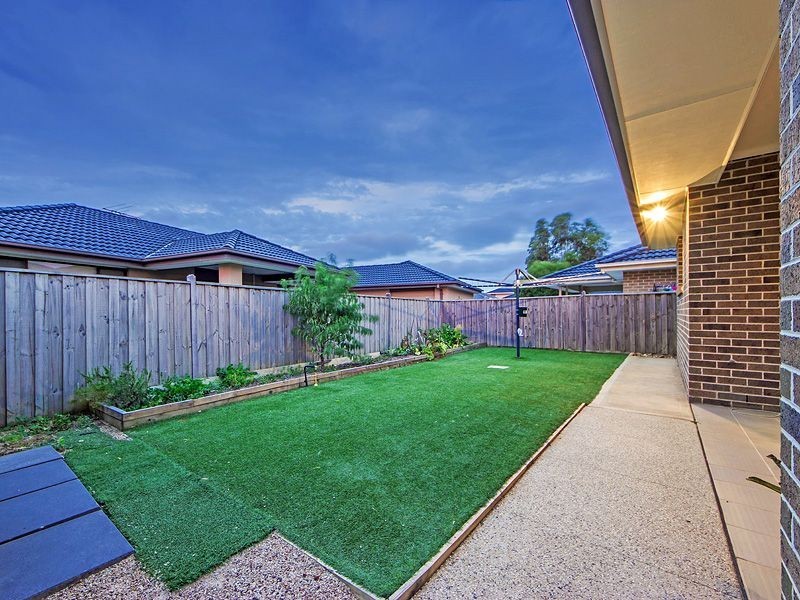 20 Boathouse Place, Sanctuary Lakes VIC 3030