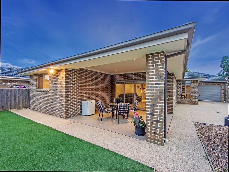 20 Boathouse Place, Sanctuary Lakes VIC 3030