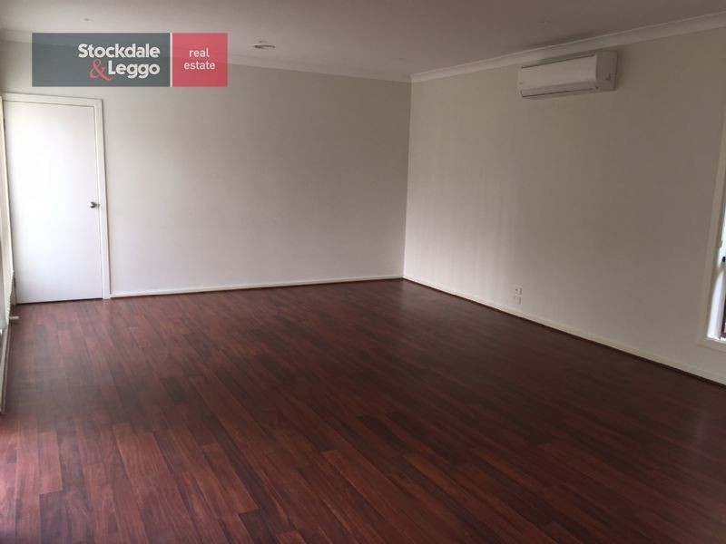 6 Eloura Circuit, Taylors Hill VIC 3037