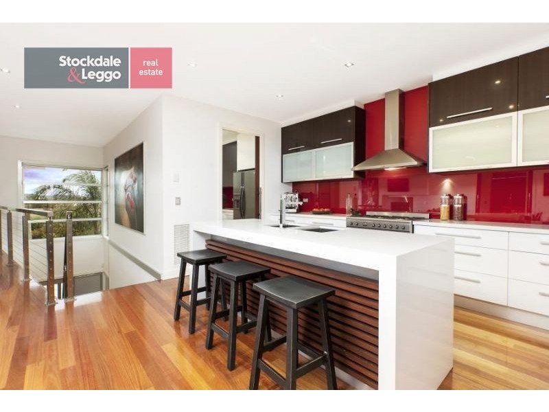 21 Manhattan Close, Sanctuary Lakes VIC 3030