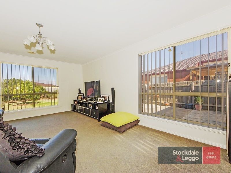 21 Finchley Park Crescent, Tarneit VIC 3029