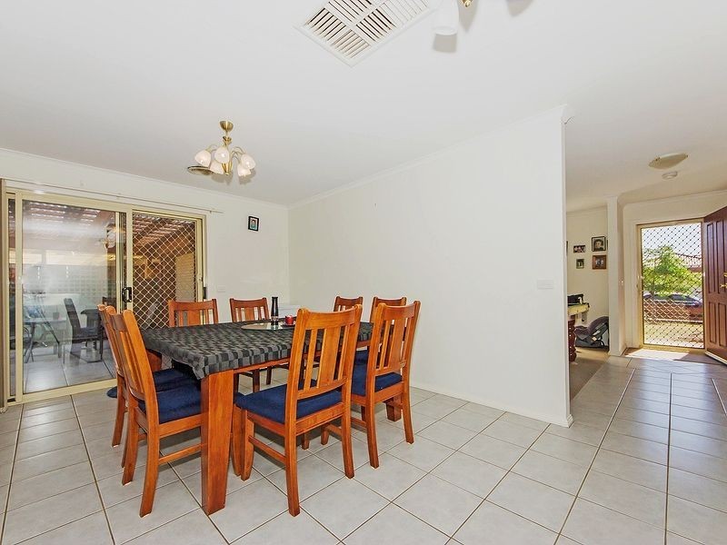 21 Finchley Park Crescent, Tarneit VIC 3029