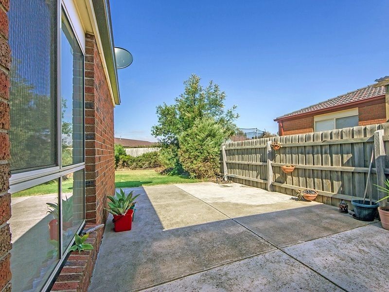21 Finchley Park Crescent, Tarneit VIC 3029