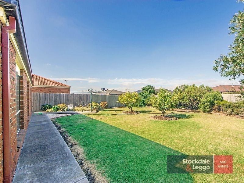 21 Finchley Park Crescent, Tarneit VIC 3029