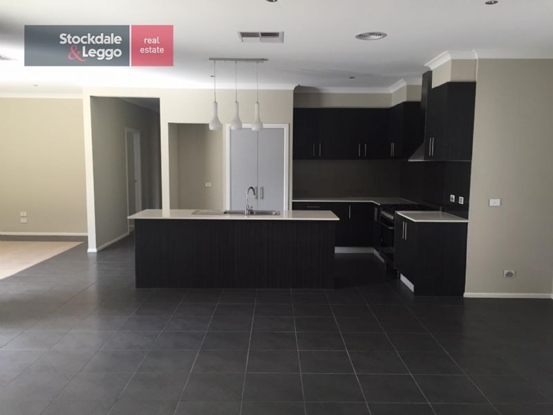 15 Kenton Avenue, Williams Landing VIC 3027