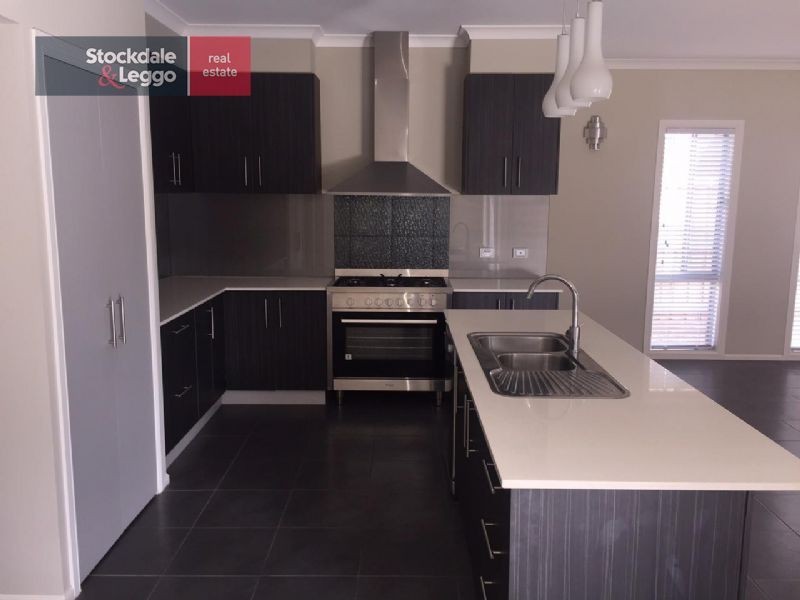 15 Kenton Avenue, Williams Landing VIC 3027