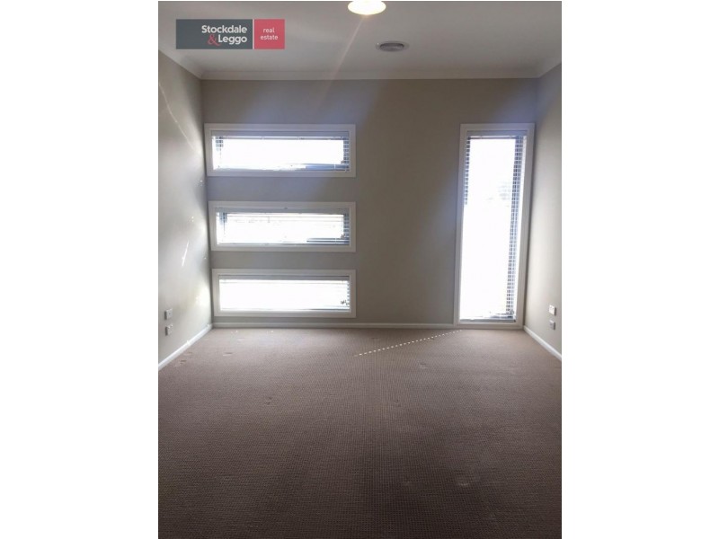 15 Kenton Avenue, Williams Landing VIC 3027