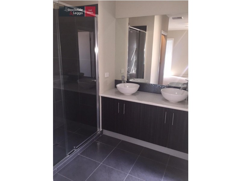 15 Kenton Avenue, Williams Landing VIC 3027