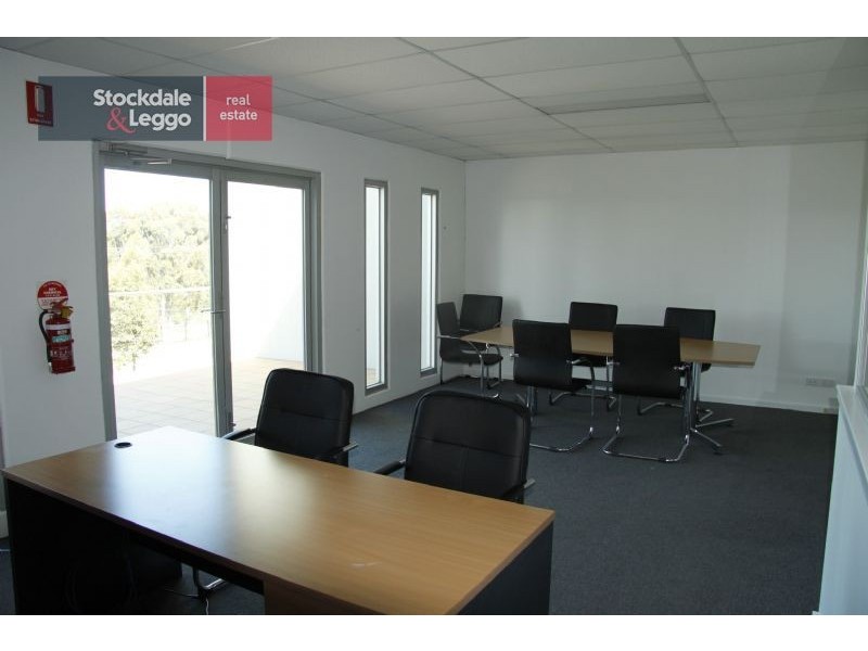 11/5-27 Wallace Avenue, Point Cook VIC 3030