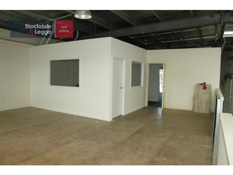 11/5-27 Wallace Avenue, Point Cook VIC 3030