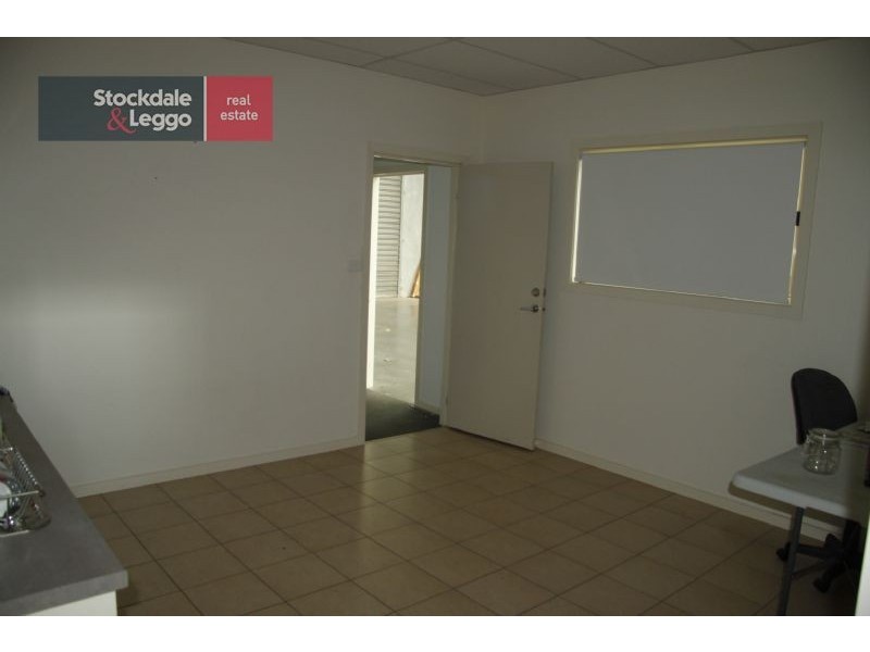 11/5-27 Wallace Avenue, Point Cook VIC 3030