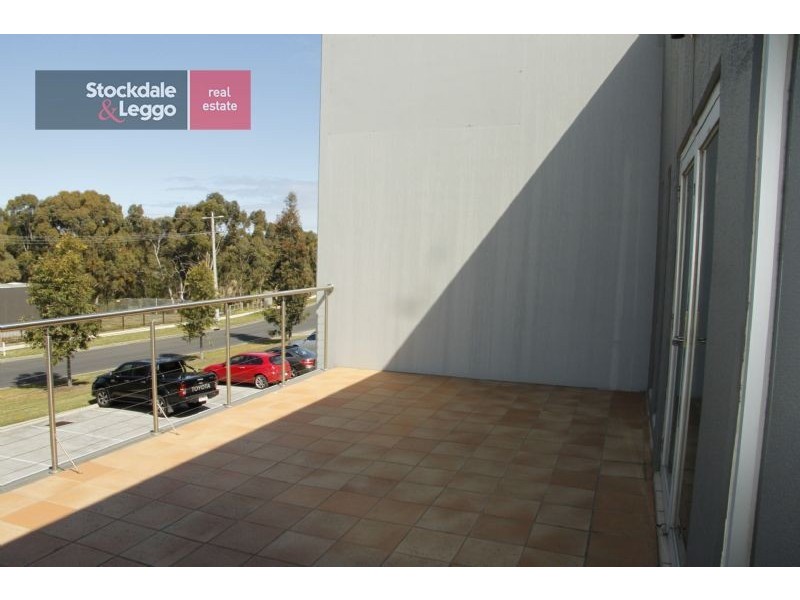 11/5-27 Wallace Avenue, Point Cook VIC 3030