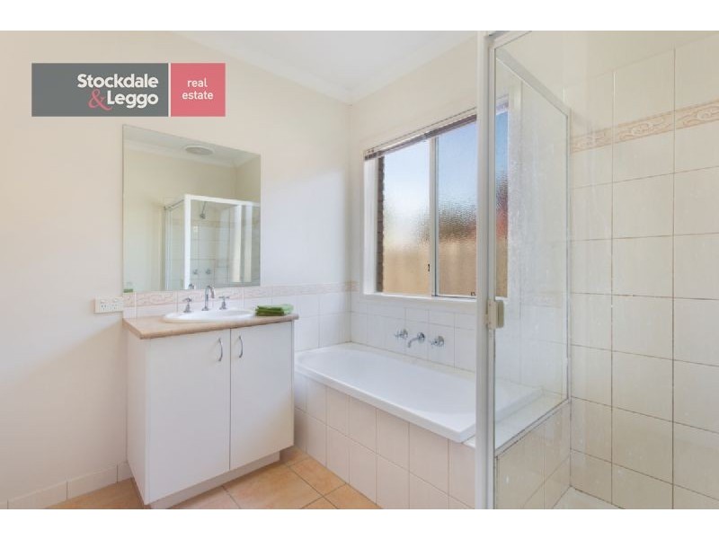 32 Everwin Drive, Werribee VIC 3030