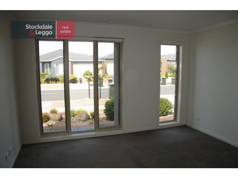 33 Tropic Circuit, Point Cook VIC 3030