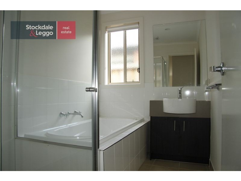 33 Tropic Circuit, Point Cook VIC 3030