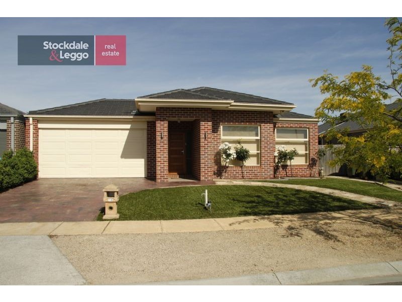 16 Dunlin Crescent, Williams Landing VIC 3027
