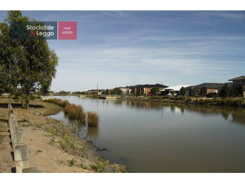 16 Dunlin Crescent, Williams Landing VIC 3027