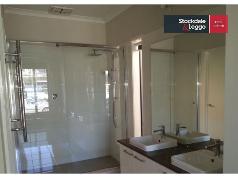 11 Coleridge Circuit, Williams Landing VIC 3027
