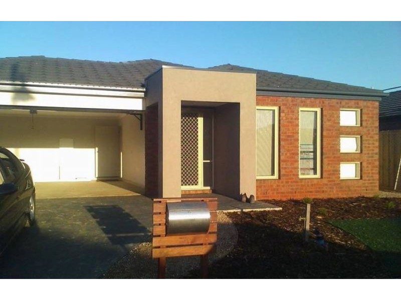 27 Phillip Drive, Wyndham Vale VIC 3024