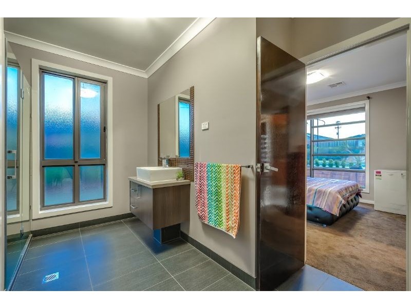 9 Tableland Road, Tarneit VIC 3029