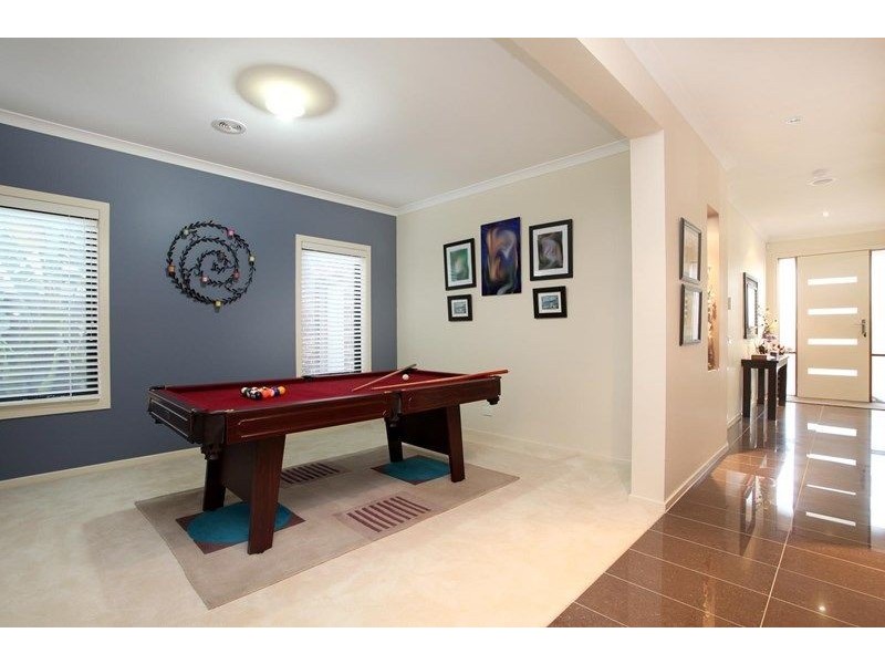 5 Caesia Way, Caroline Springs VIC 3023