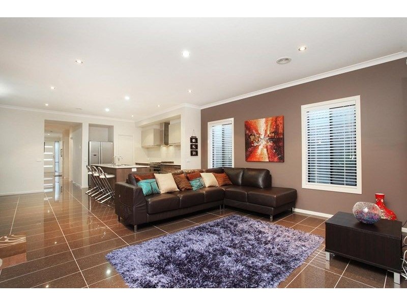 5 Caesia Way, Caroline Springs VIC 3023