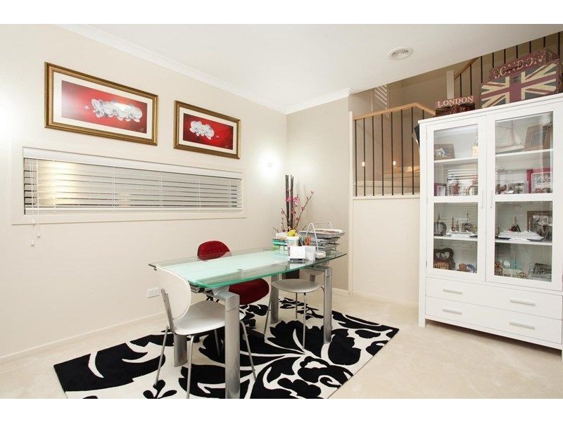 5 Caesia Way, Caroline Springs VIC 3023