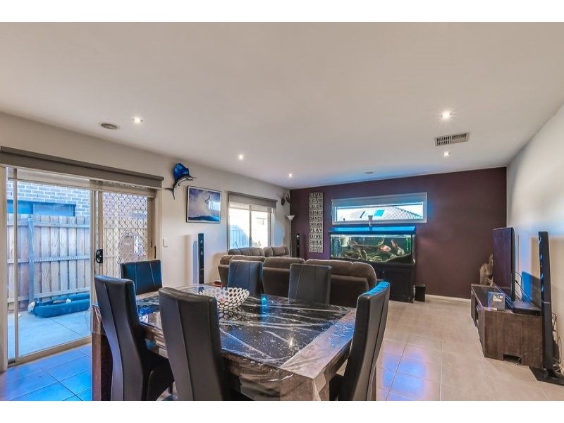 9 Greenleaf Circuit, Tarneit VIC 3029