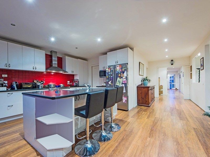 16 Lamb Grove, Hoppers Crossing VIC 3029