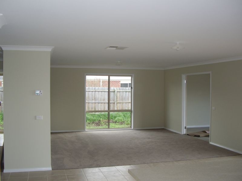 8 JILLIAN PLACE, Hastings VIC 3915