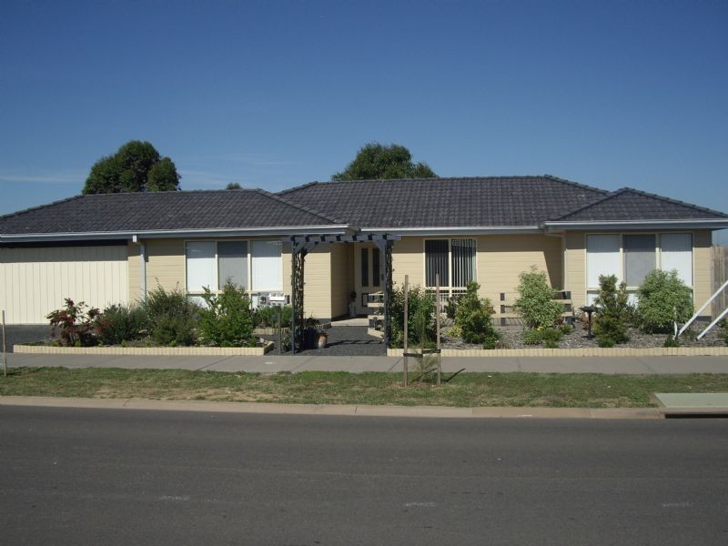 4 BRANDARY PLACE, Hastings VIC 3915