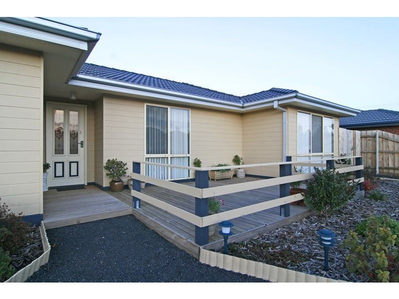 4 BRANDARY PLACE, Hastings VIC 3915