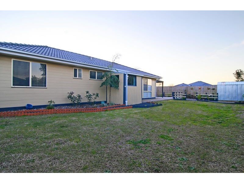 4 BRANDARY PLACE, Hastings VIC 3915