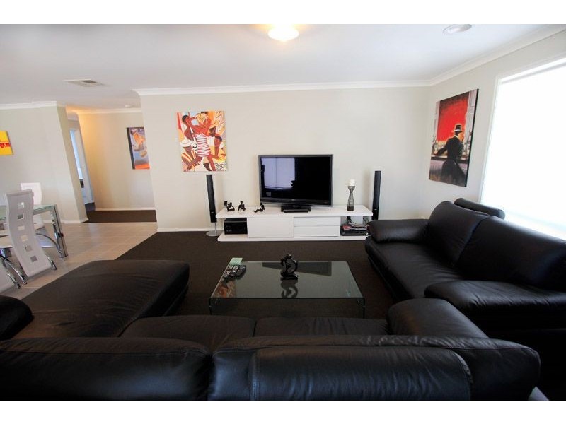 5 JILLIAN PLACE, Hastings VIC 3915