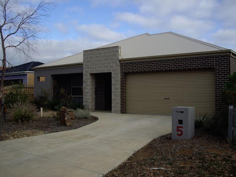 5 ISIS PLACE, Hastings VIC 3915
