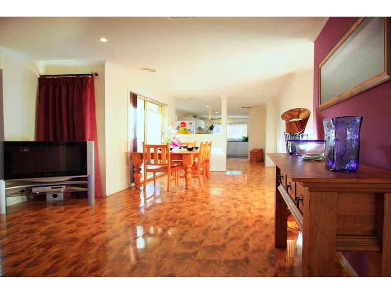 5 THOMAS PLACE, Hastings VIC 3915