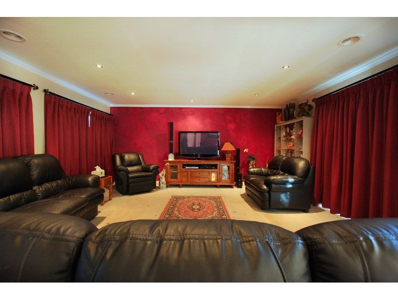 5 THOMAS PLACE, Hastings VIC 3915