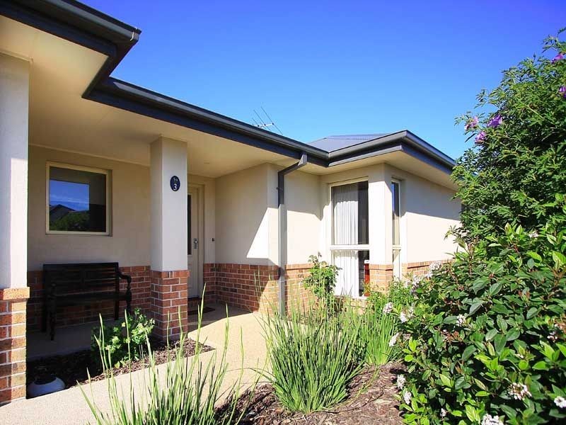 3/2 NICHOLAS COURT, Hastings VIC 3915