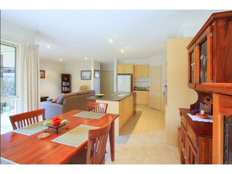 3/2 NICHOLAS COURT, Hastings VIC 3915