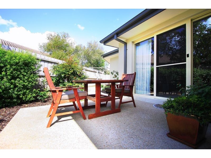 3/2 NICHOLAS COURT, Hastings VIC 3915