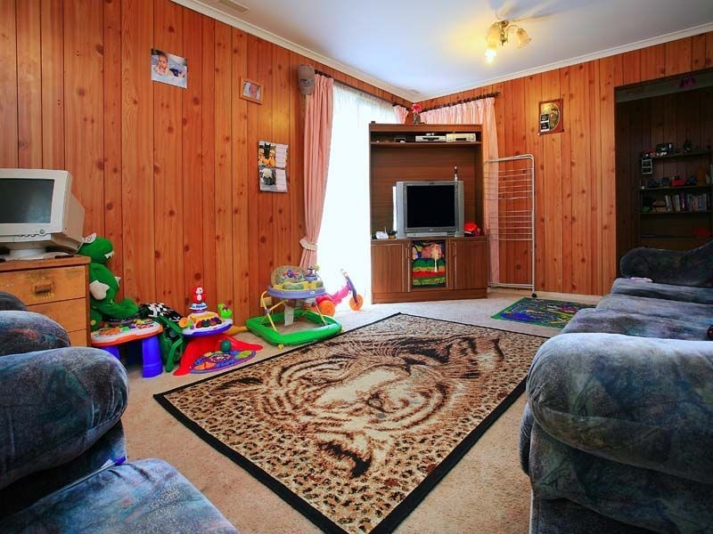 10 JUNEE COURT, Hastings VIC 3915