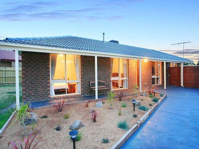 14 TAVEN STREET, Hastings VIC 3915