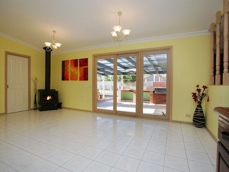 16 CEDAR DRIVE, Hastings VIC 3915