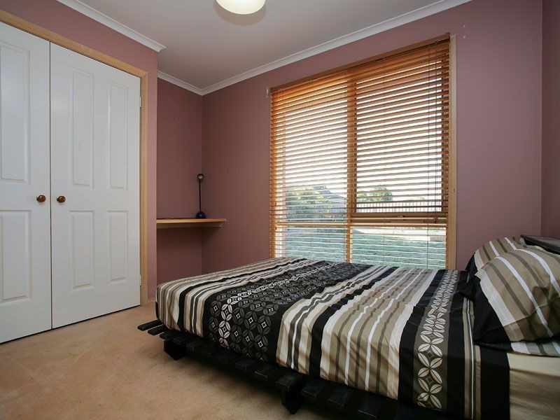 16 CEDAR DRIVE, Hastings VIC 3915