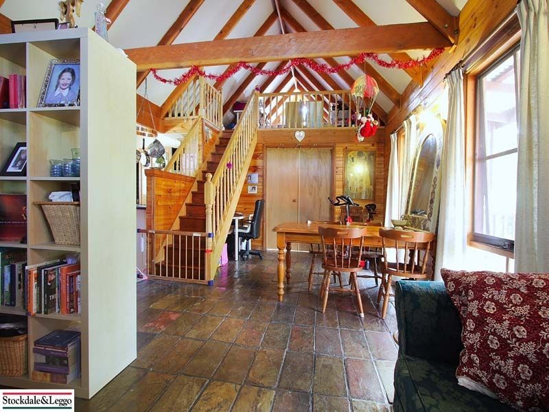 6 CENTRE AVENUE, Bittern VIC 3918