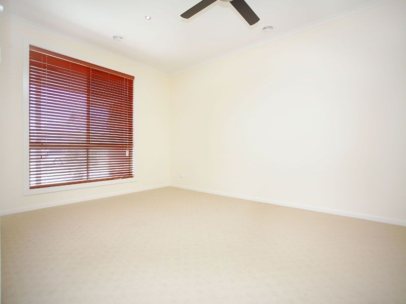 10 ROSEMARY DRIVE, Hastings VIC 3915