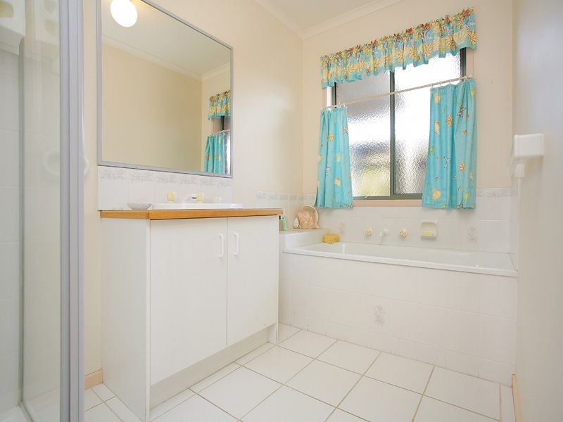 6 JOHN VEAR CLOSE, Hastings VIC 3915